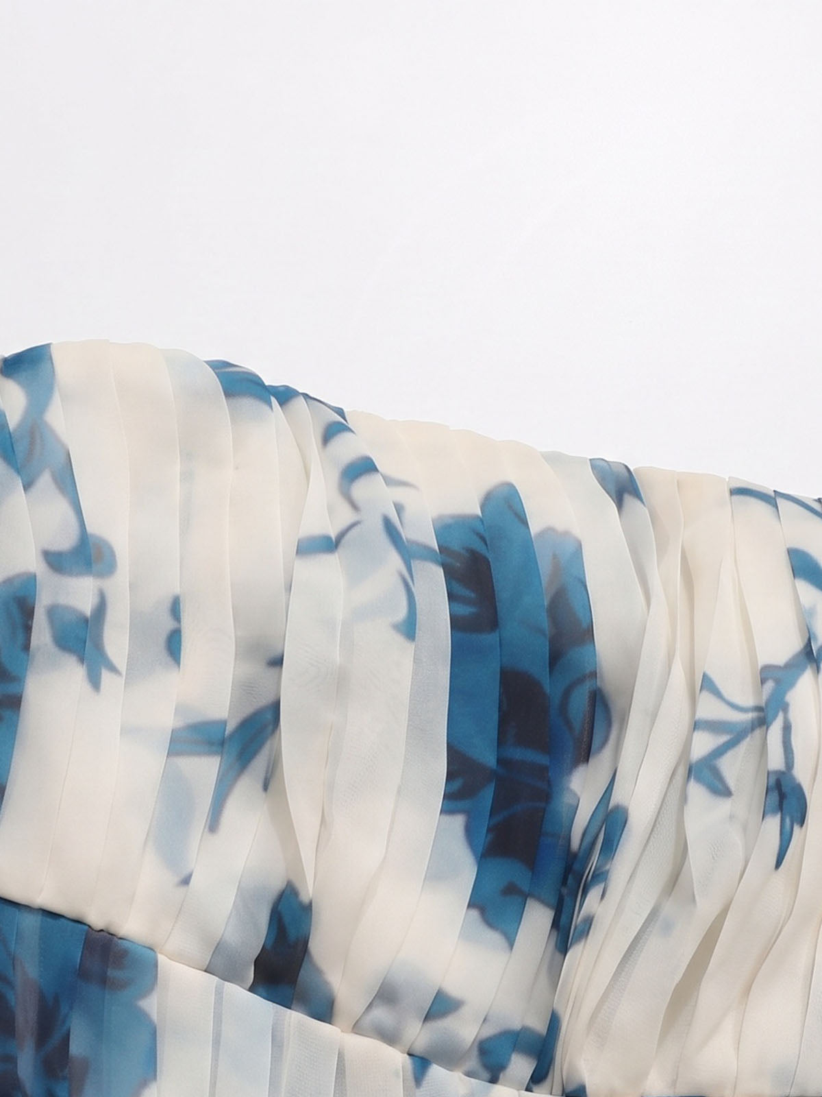 Flowy Chiffon Pleated Strapless Empire Waist Floral Maxi Dress - Blue