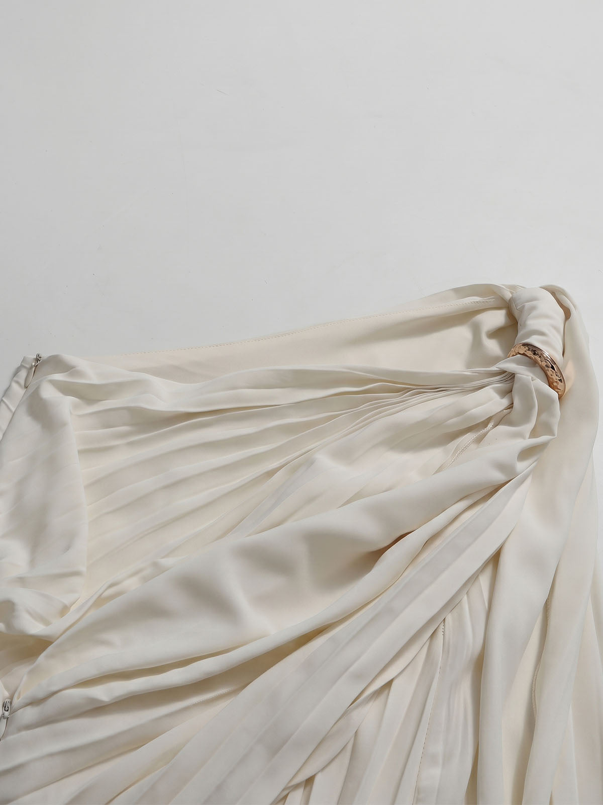 Goddess Pleated One Shoulder Sleeveless Formal Maxi Dress - Ivory